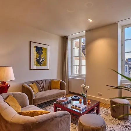 Appartement Montagnon - Les Suites Du Palais - Classe 4 Etoiles, Parking Prive, Vue Cathedrale, 3 Chambres, Primo C0Nciergerie Nevers Buitenkant foto