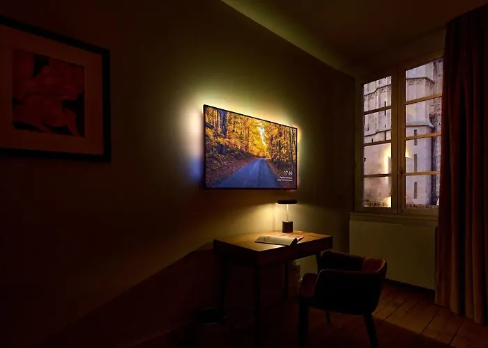Appartement Montagnon - Les Suites Du Palais - Classe 4 Etoiles, Parking Prive, Vue Cathedrale, 3 Chambres, Primo C0Nciergerie