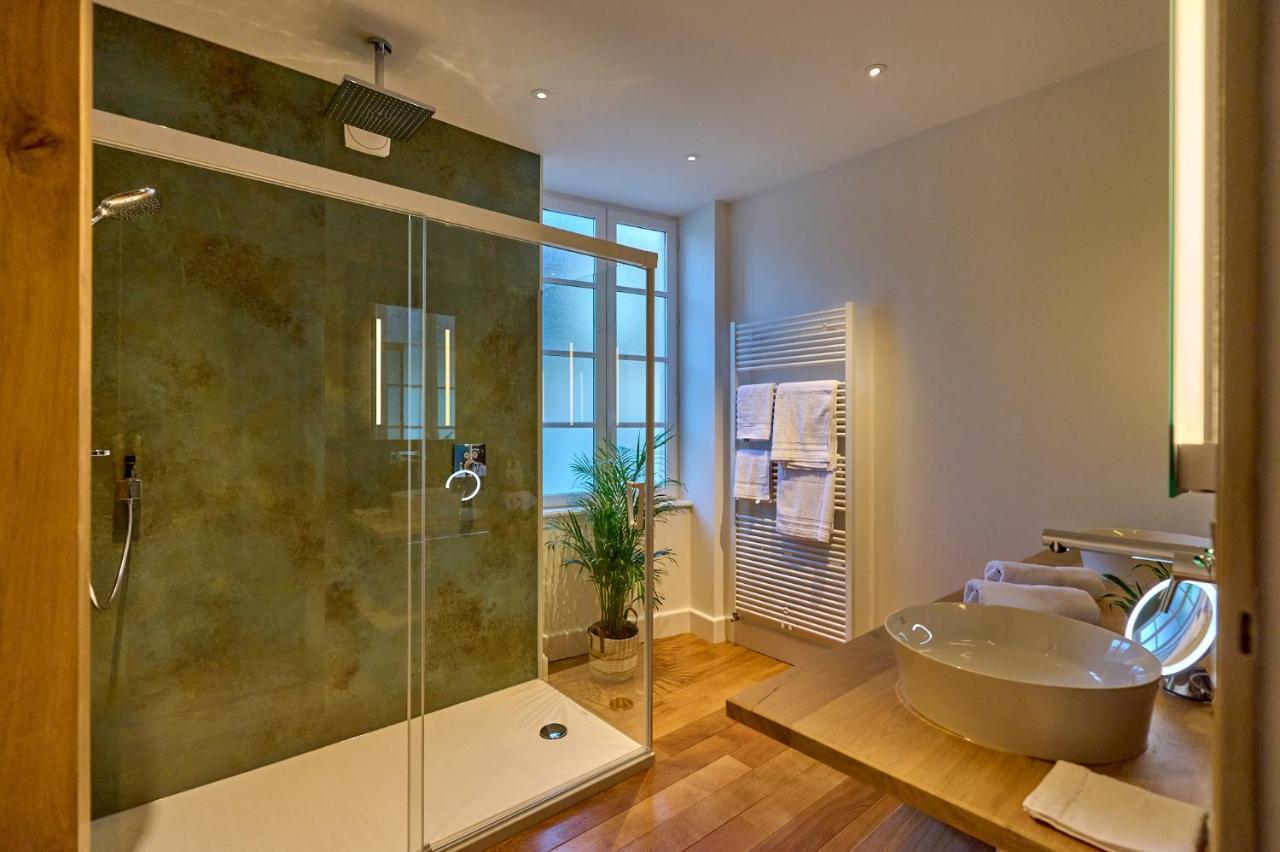 Montagnon - Les Du Palais - Classe 4 Etoiles, Parking Prive, Vue Cathedrale, 3 Chambres, Primo C0nciergerie * Nevers