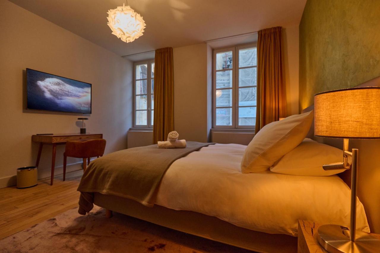 Montagnon - Les Du Palais - Classe 4 Etoiles, Parking Prive, Vue Cathedrale, 3 Chambres, Primo C0nciergerie * Nevers