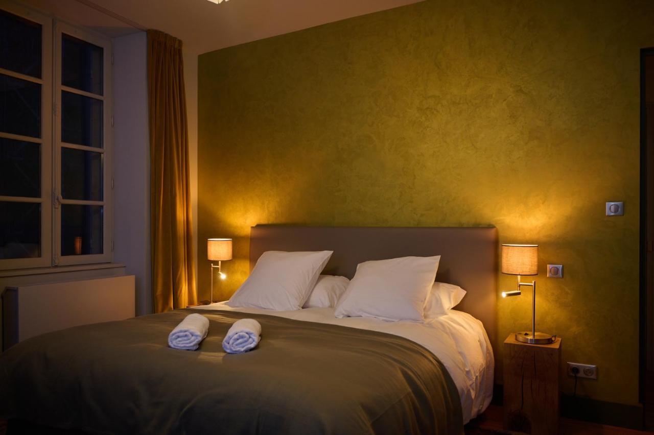 Montagnon - Les Du Palais - Classe 4 Etoiles, Parking Prive, Vue Cathedrale, 3 Chambres, Primo C0nciergerie * Nevers