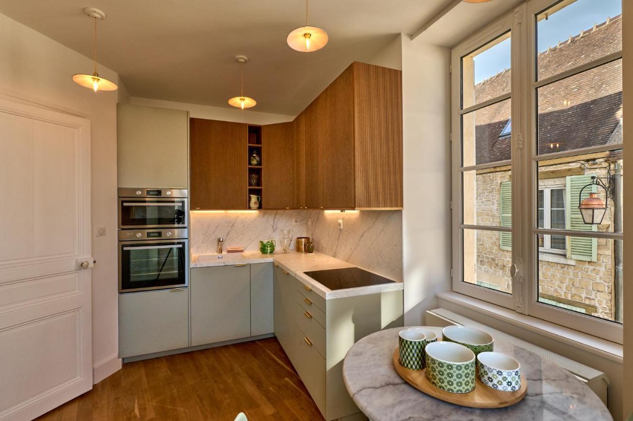 Montagnon - Les Du Palais - Classe 4 Etoiles, Parking Prive, Vue Cathedrale, 3 Chambres, Primo C0nciergerie Apartment Nevers